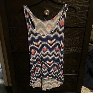 Chevron Patterned Sleeveless Top